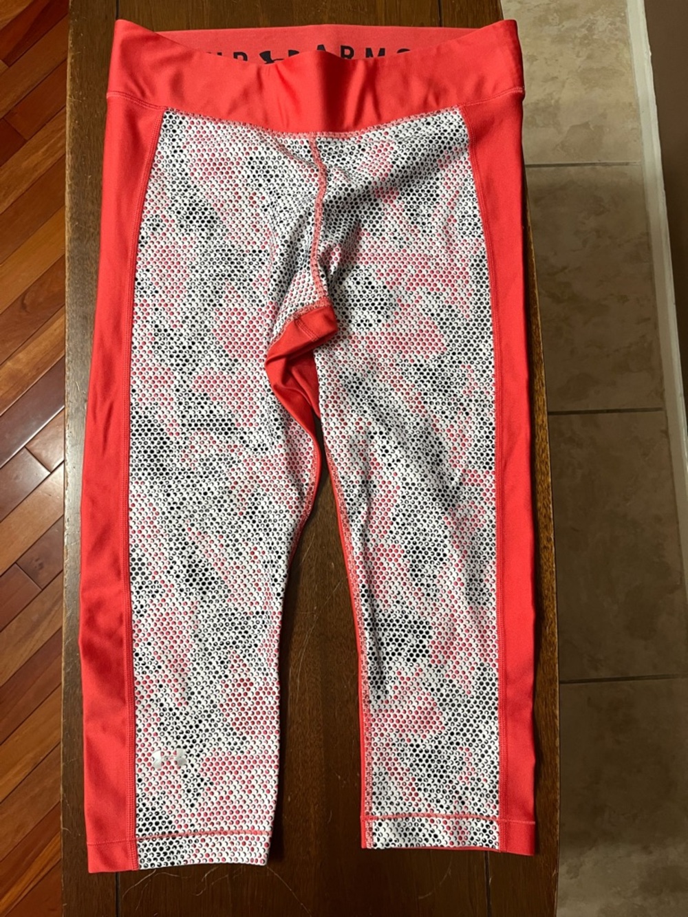 Under Armour Women’s Coral and White Patterned Performance Capris